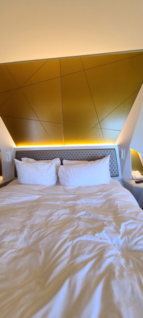 W San Francisco Bed LED