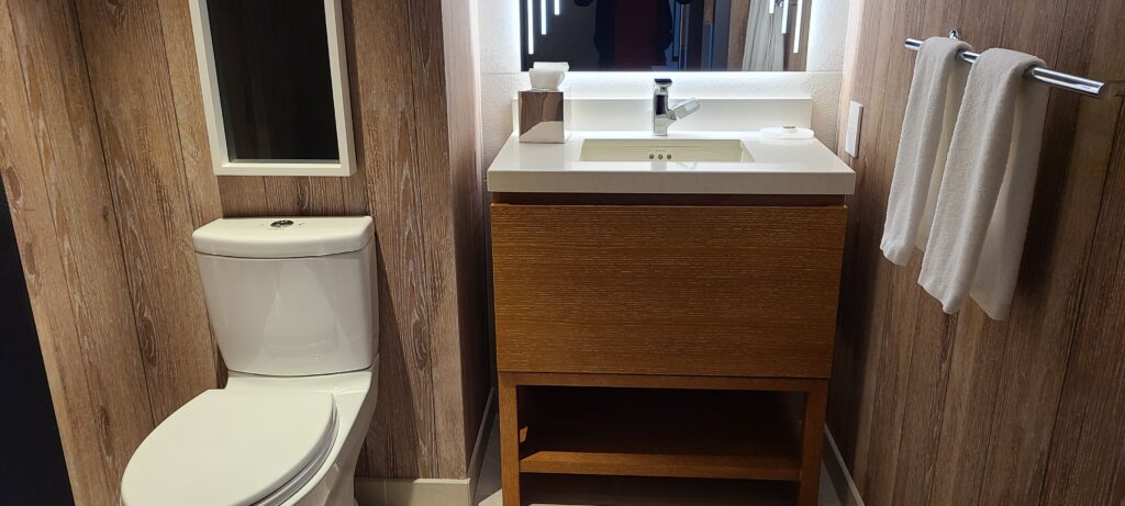 Hotel Nia Suite Half Bathroom