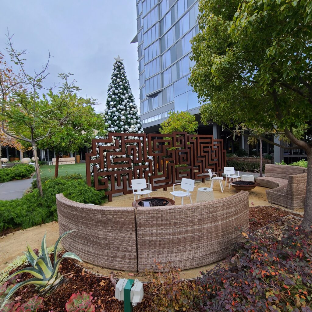 Hotel Nia Courtyard Christmas