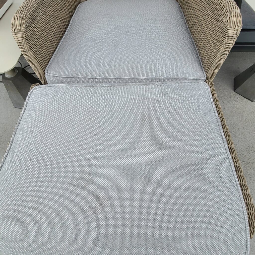 Hotel Nia Dirty Lounge Chair