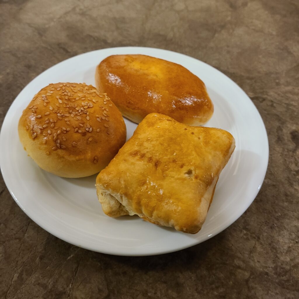 Review: Absheron Lounge at Heydar Aliyev Int'l Airport (GYD) 5 Absheron Lounge Food