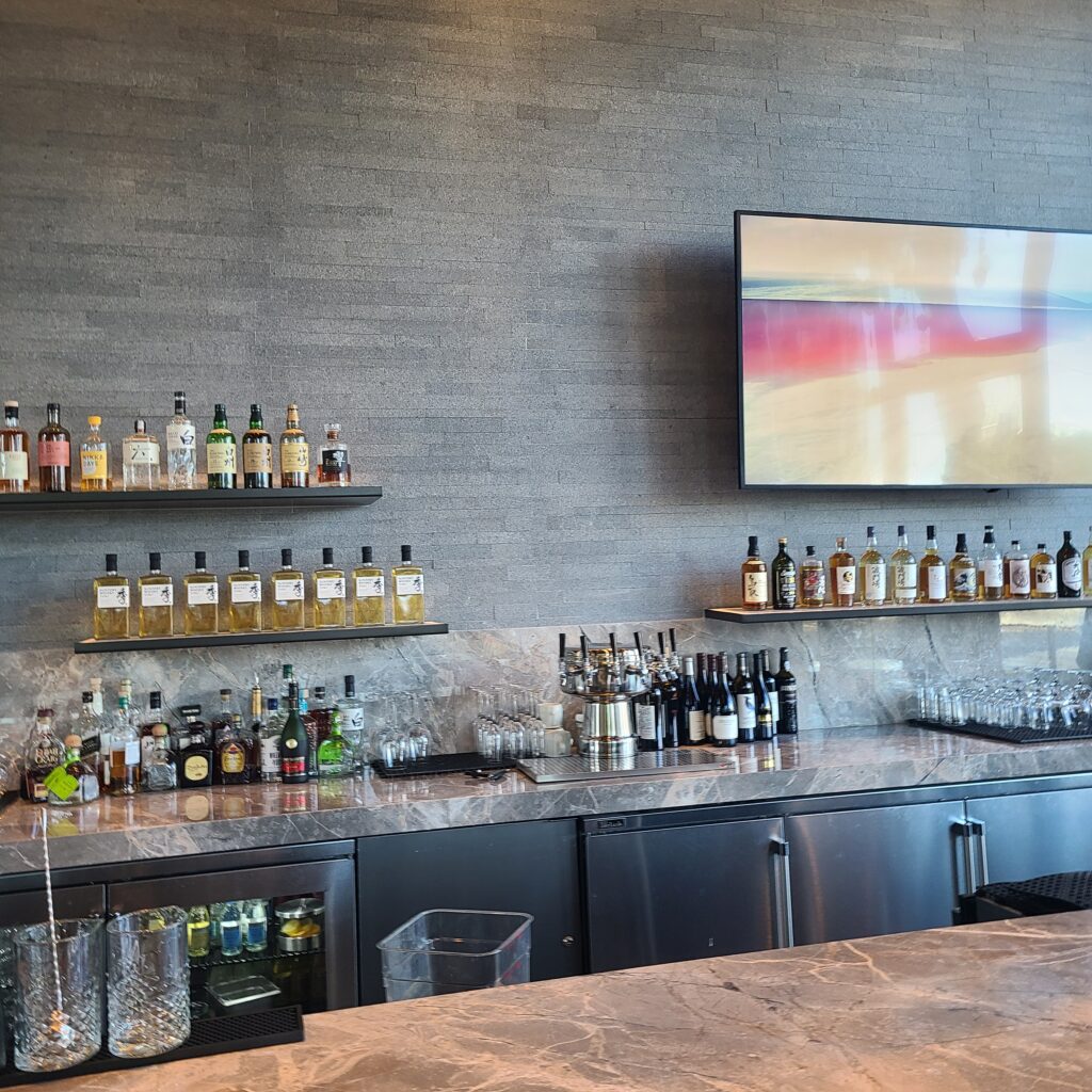 Review: TETRA Hotel, Autograph Collection 26 TETRA Hotel Nokori Bar