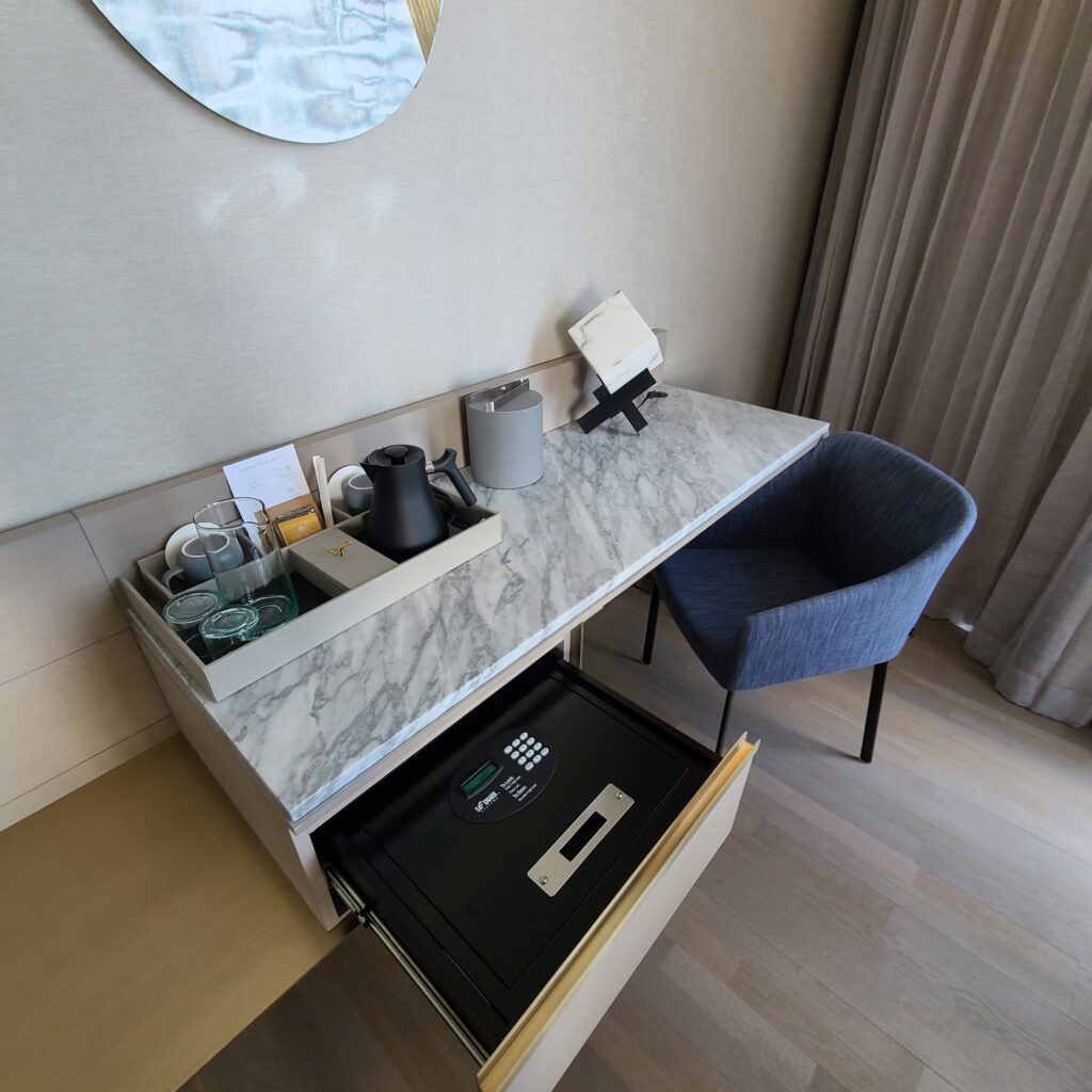 Review: TETRA Hotel, Autograph Collection 6 TETRA Hotel Living Room Desk
