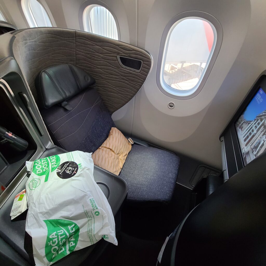 How I'm Booking A Family of 3 to Europe with Points & Miles 5 Turkish Airlines Business Class 787 -9 Dreamliner