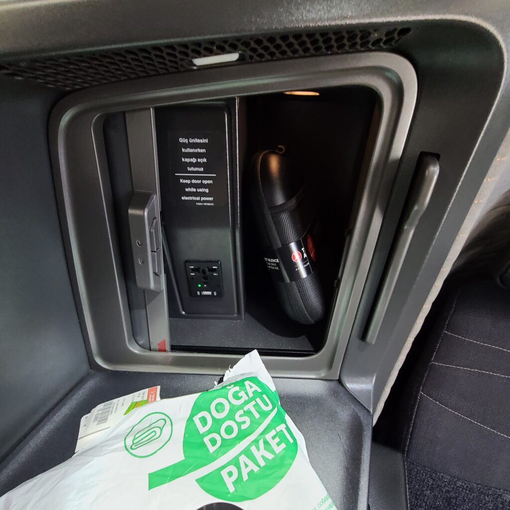 Review: Turkish Airlines Business Class Boeing 787-9 Dreamliner (IST-SFO) 9 Turkish Airlines Business Class 787 Power Outlet & Storage