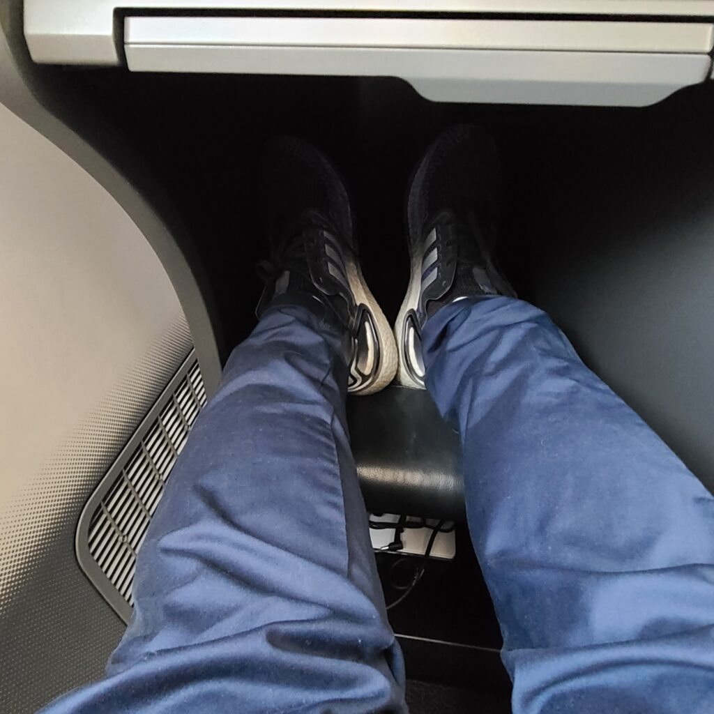 Review: Turkish Airlines Business Class Boeing 787-9 Dreamliner (IST-SFO) 11 Turkish Airlines Business Class 787 Foot Cubby