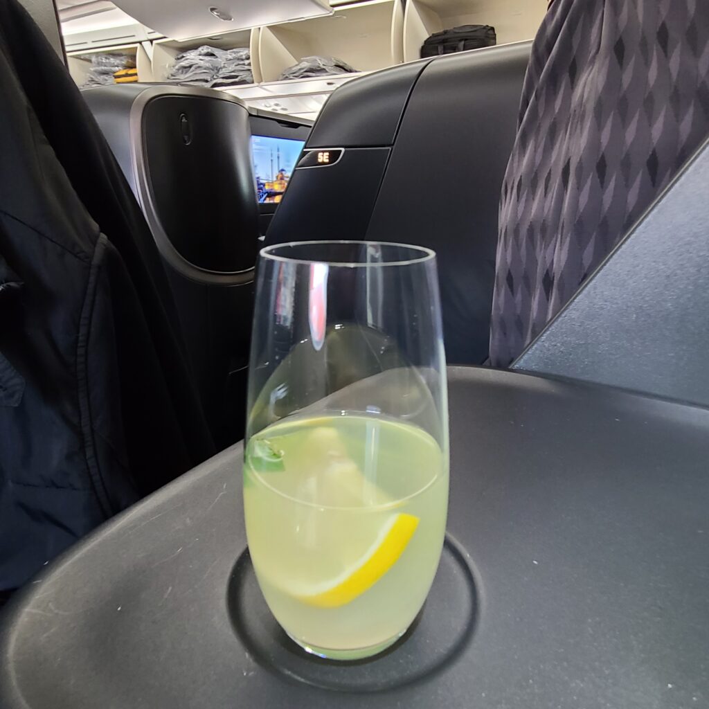 Review: Turkish Airlines Business Class Boeing 787-9 Dreamliner (IST-SFO) 4 Turkish Airlines Business Class Boarding Lemonade
