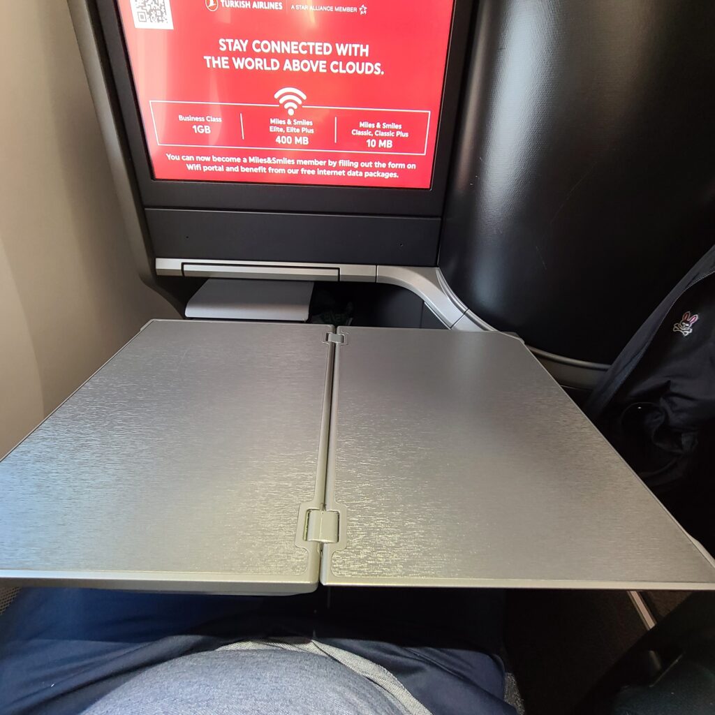 Review: Turkish Airlines Business Class Boeing 787-9 Dreamliner (IST-SFO) 14 Turkish Airlines Business Class 787 Main Table