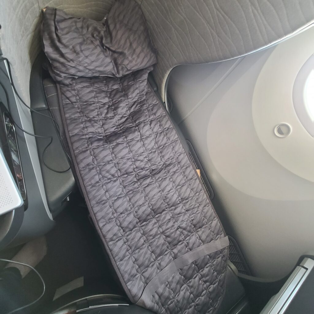 Review: Turkish Airlines Business Class Boeing 787-9 Dreamliner (IST-SFO) 19 Turkish Airlines Business Class 787 Lie-Flat Seat