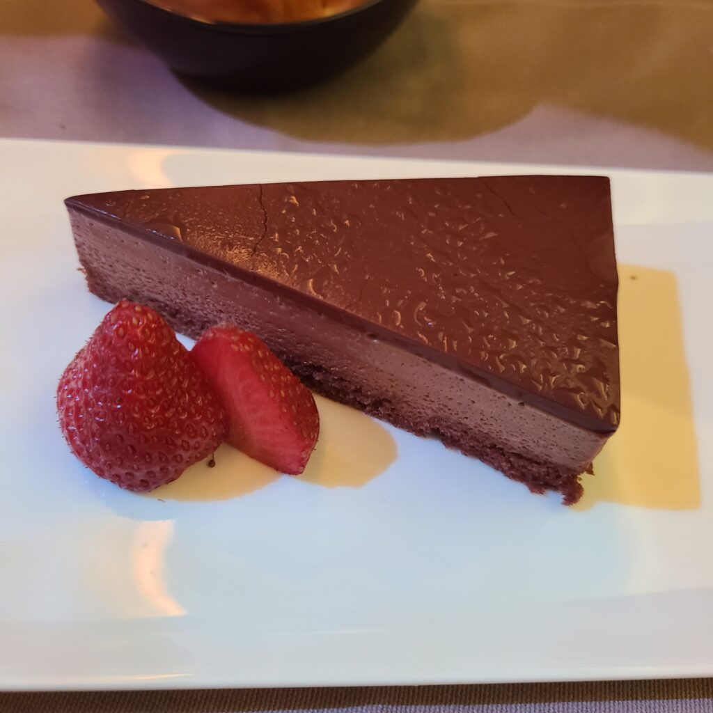 Review: Turkish Airlines Business Class Boeing 787-9 Dreamliner (IST-SFO) 25 Turkish Airlines Business Class 787 Chocolate Cake
