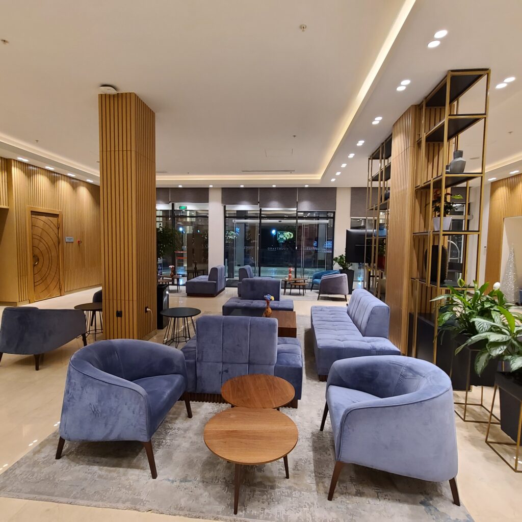 Courtyard by Marriott Tashkent Lobby