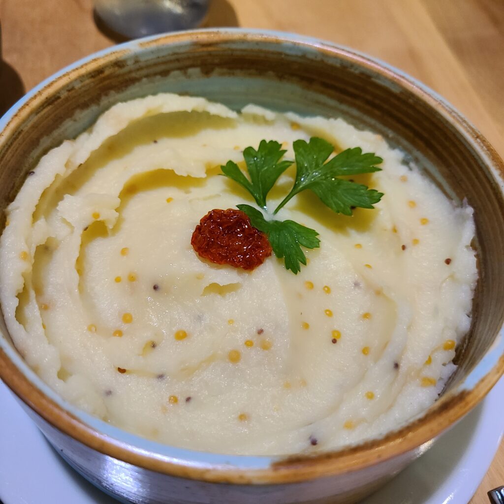 Courtyard by Marriott Tashkent MeatMe Grill & Bar Mashed Potatoes