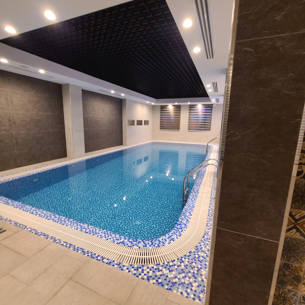 Courtyard by Marriott Tashkent Pool