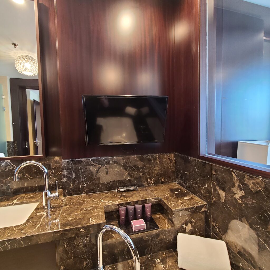 The Ritz-Carlton, Almaty Junior Suite Junior Suite Bathroom TV