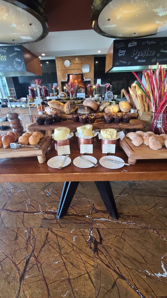 The Ritz-Carlton, Almaty Vista Restaurant Breakfast