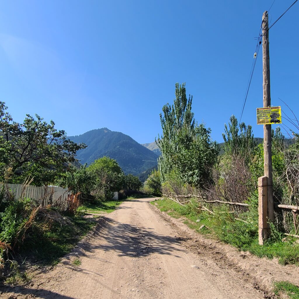 Trekking & Overnight Yurt Stay in Altyn Arashan 2 Altyn Arashan Start of Trail