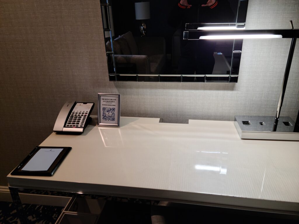 Review: The Ritz-Carlton, San Francisco 23 The Ritz-Carlton, San Francisco Work Desk