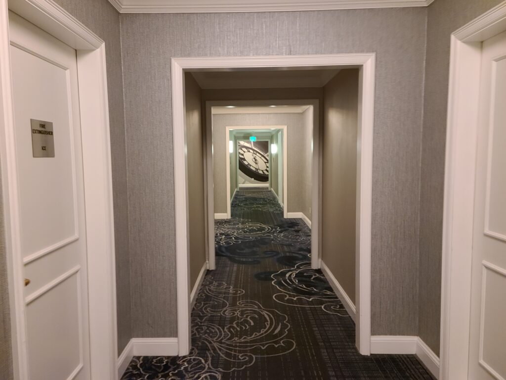 Review: The Ritz-Carlton, San Francisco 7 The Ritz-Carlton, San Francisco Rooms Hallway