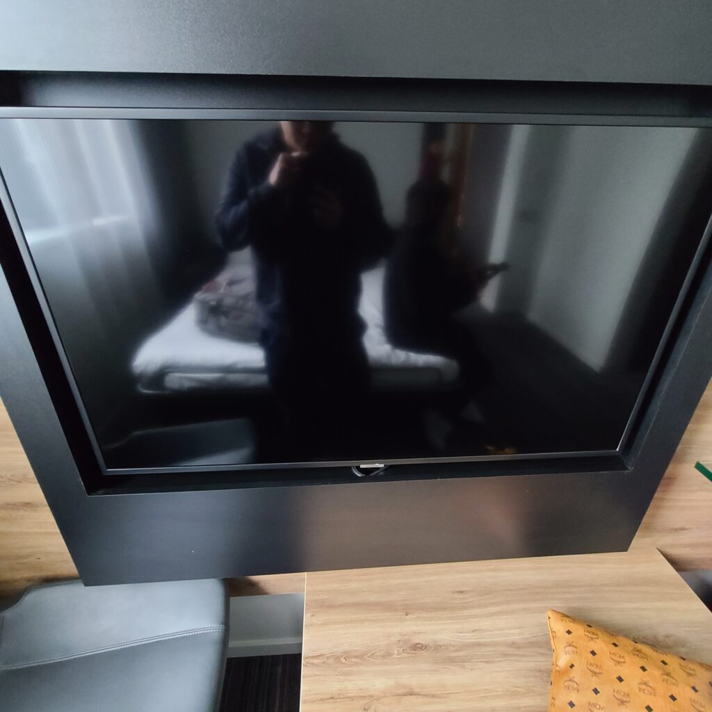 Moxy Paris CDG Moxyfied Family Sleeper Living Room TV