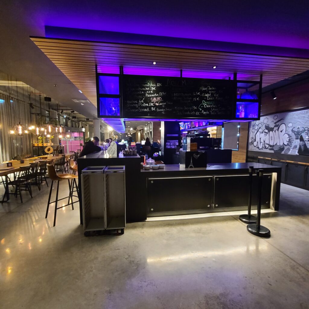 Moxy Paris CDG Bar