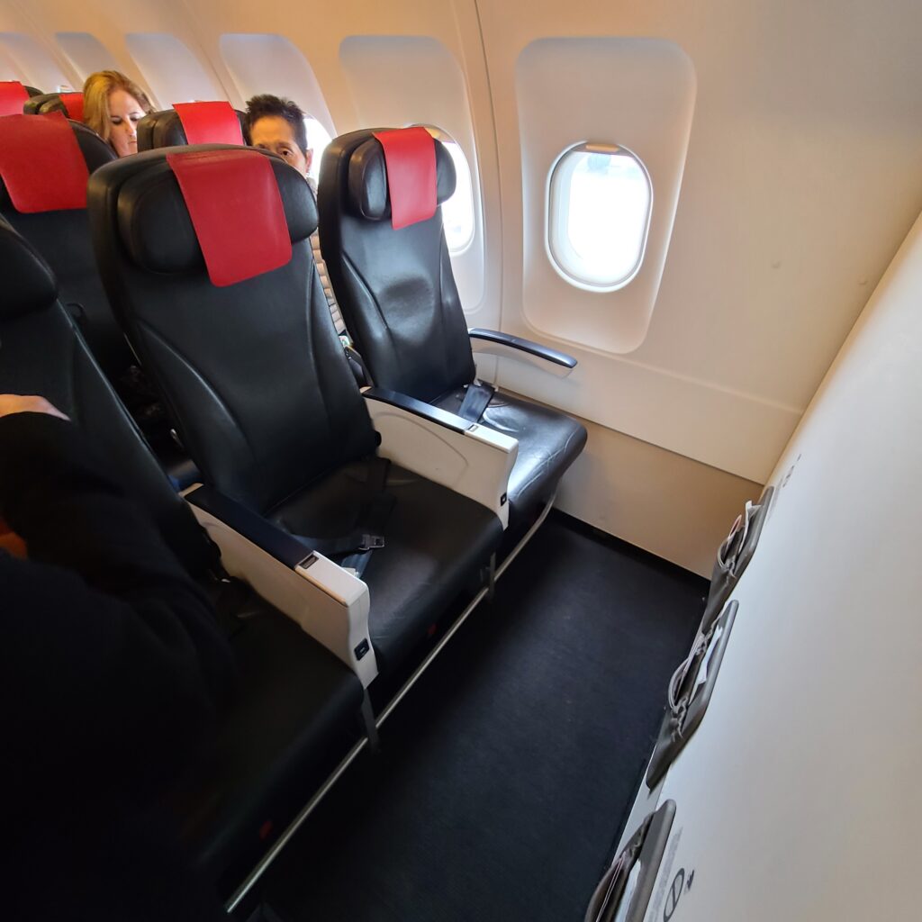 Review: Air France Business Class Airbus A320 (CDG-PRG) 4 Air France Business Class Airbus A320 Seats