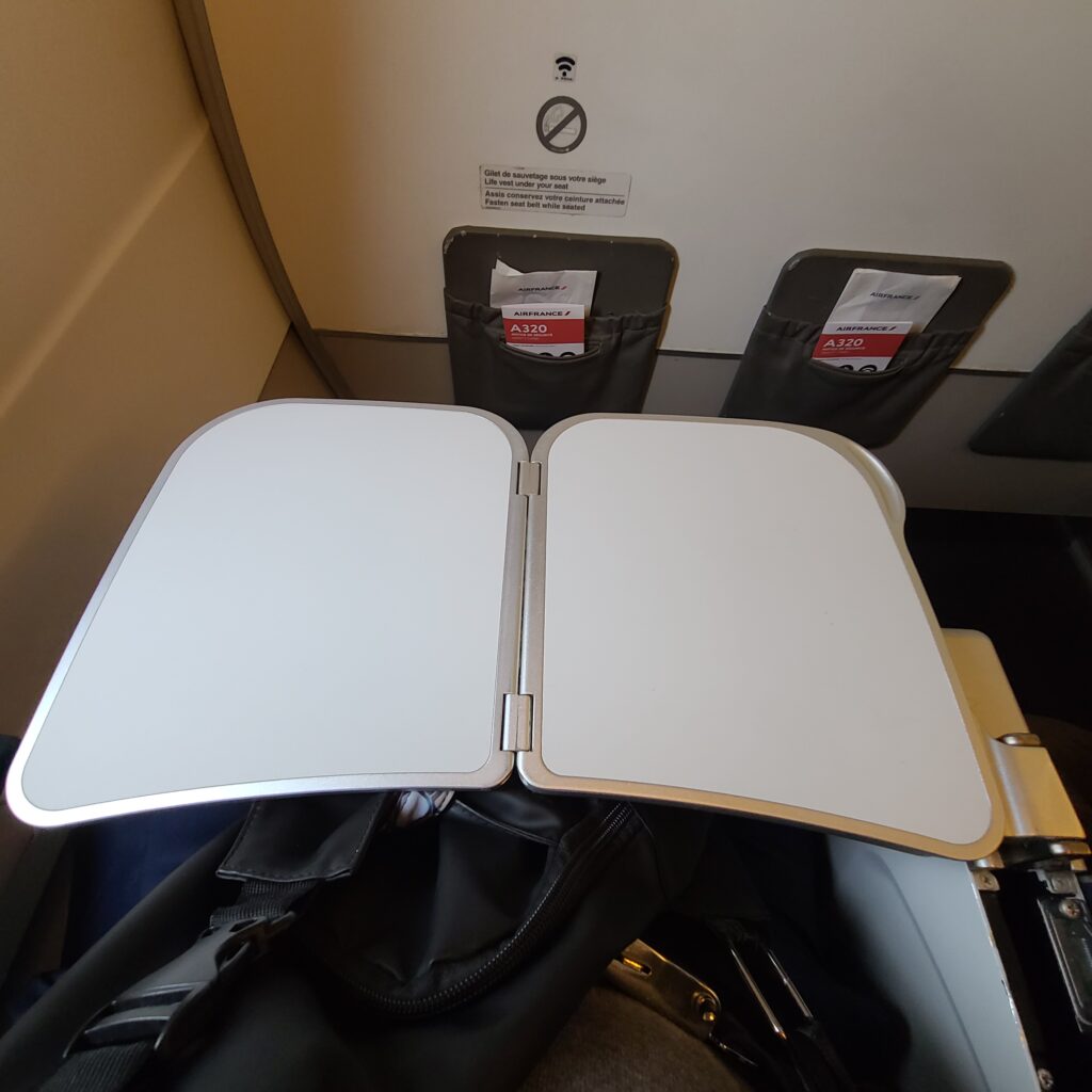 Review: Air France Business Class Airbus A320 (CDG-PRG) 7 Air France Business Class Airbus A320 Tray Table Fully Folded