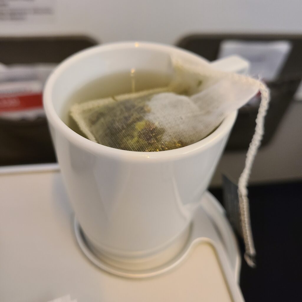 Review: Air France Business Class Airbus A320 (CDG-PRG) 9 Air France Business Class Airbus A320 Green Tea