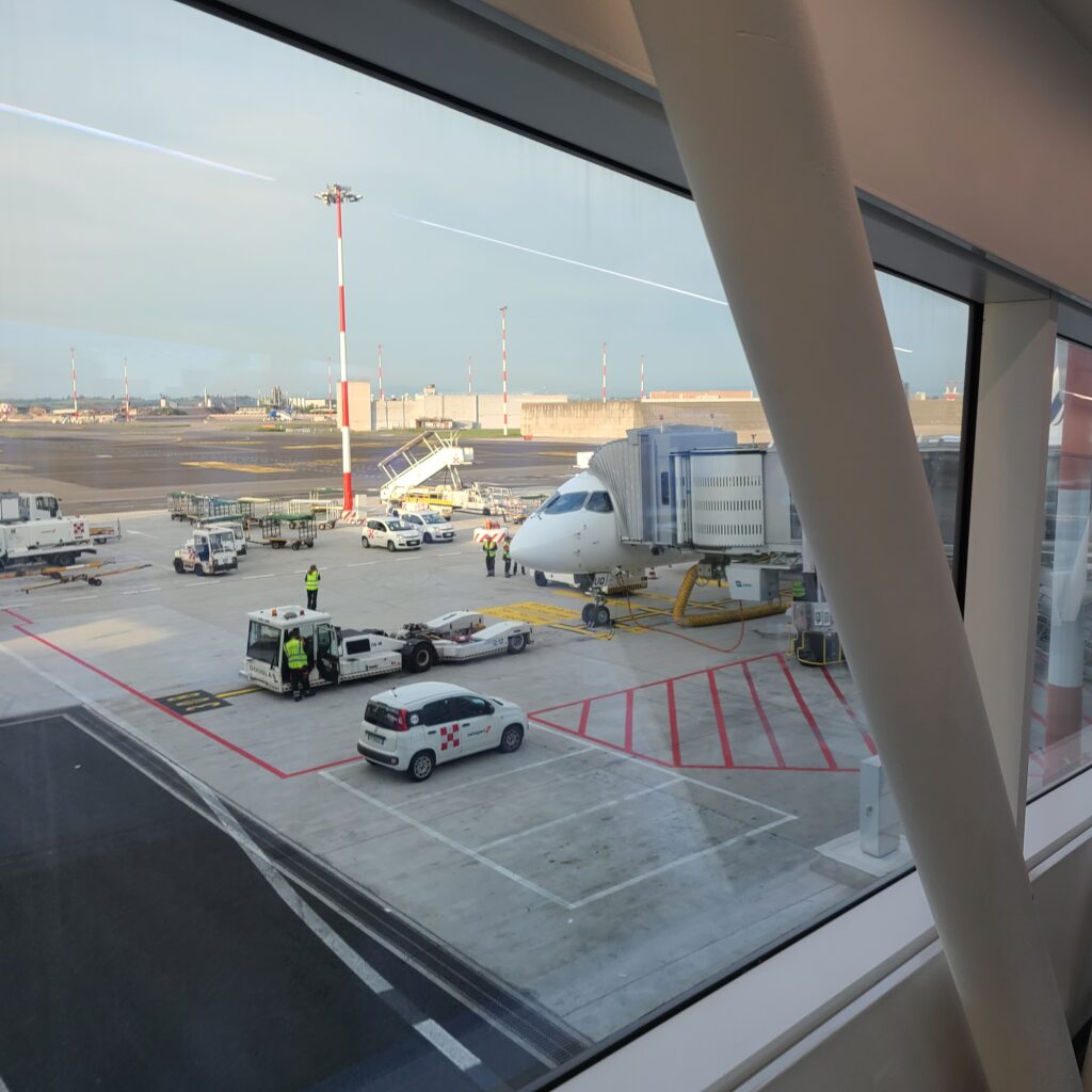 Review: Air France Airbus A220-300 Economy Class (FCO-CDG) 4 FCO Runway