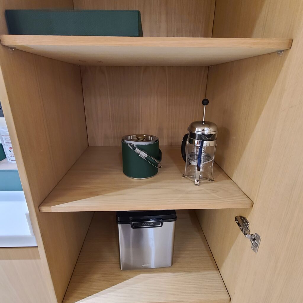 Katara Hills Doha, Hilton LXR Ice Machine & Tea Kettle