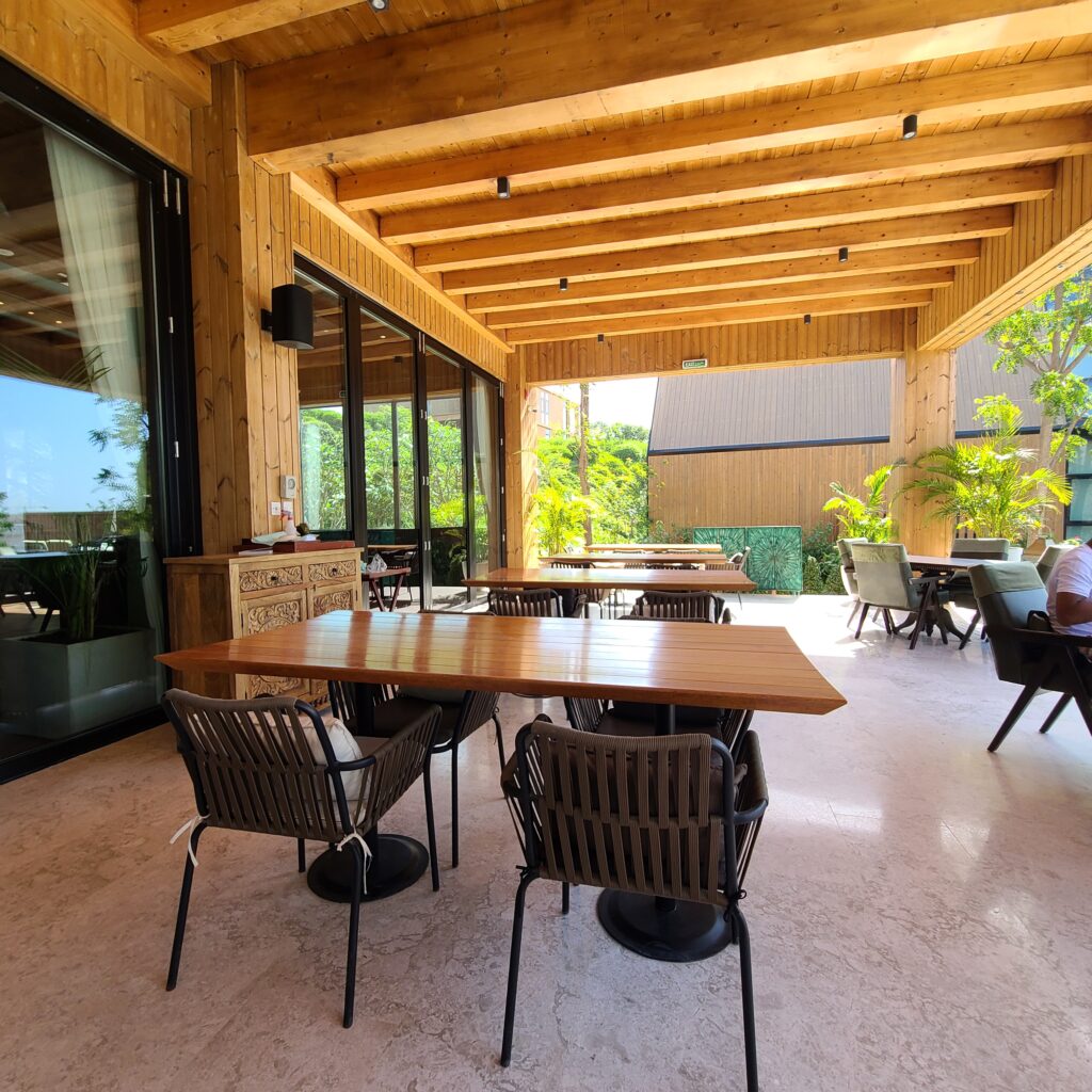 Katara Hills Doha, Hilton LXR Gymkhana Restaurant Outdoor Seating