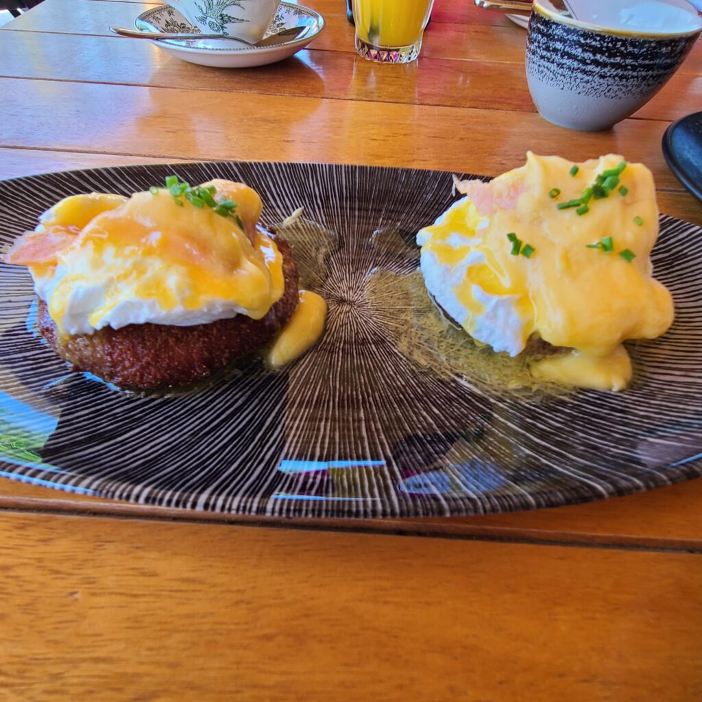 Katara Hills Doha, Hilton LXR Katara Breakfast Eggs Benedict