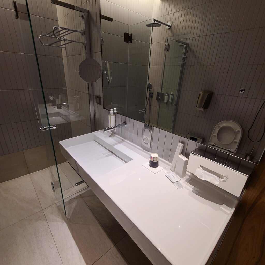 Air France Paris CDG Terminal 2F Showers