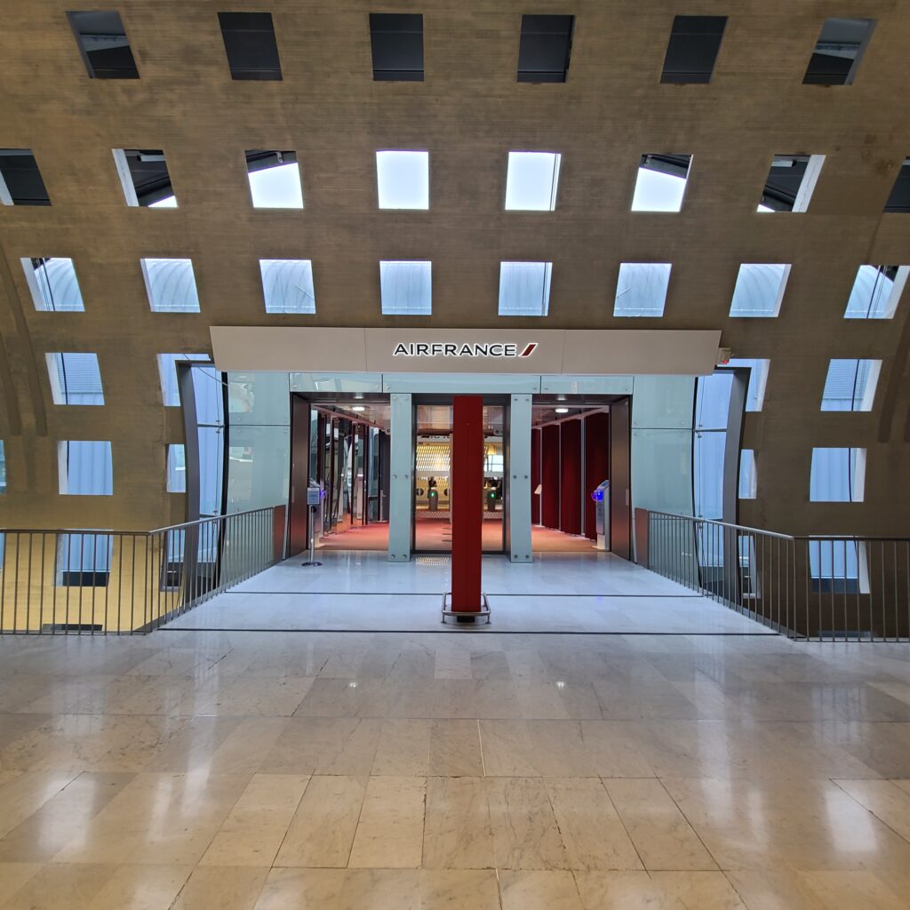 Air France Lounge Paris CDG Terminal 2F Entrance