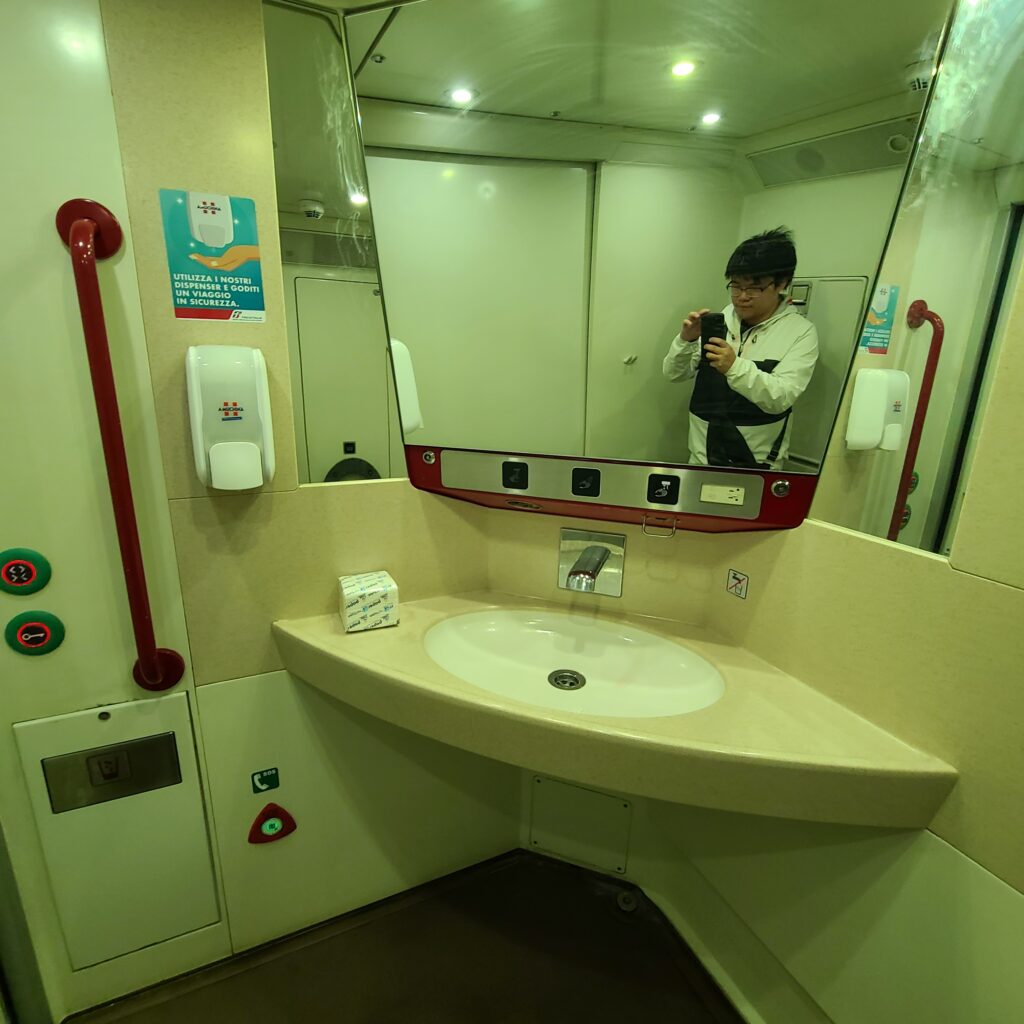 Frecciarossa Business Class Lavatory Sink