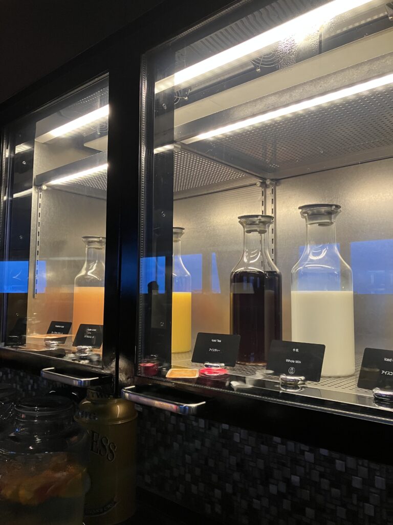 Conrad Osaka Executive Lounge Food & Beverages