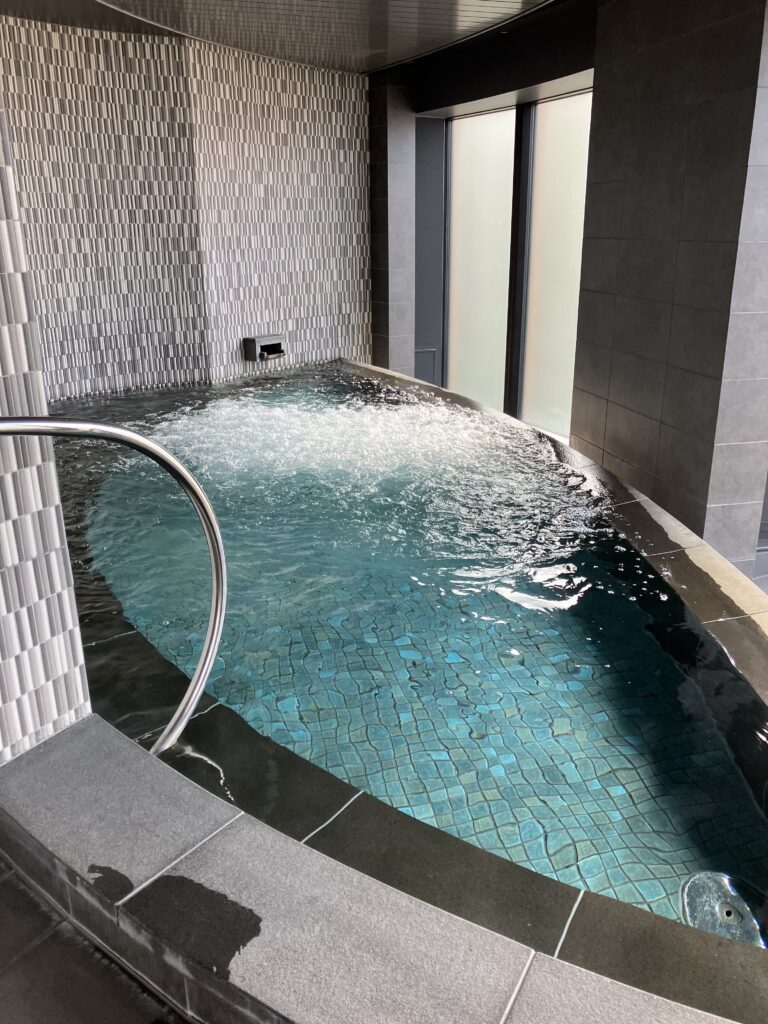 Conrad Osaka Jacuzzi