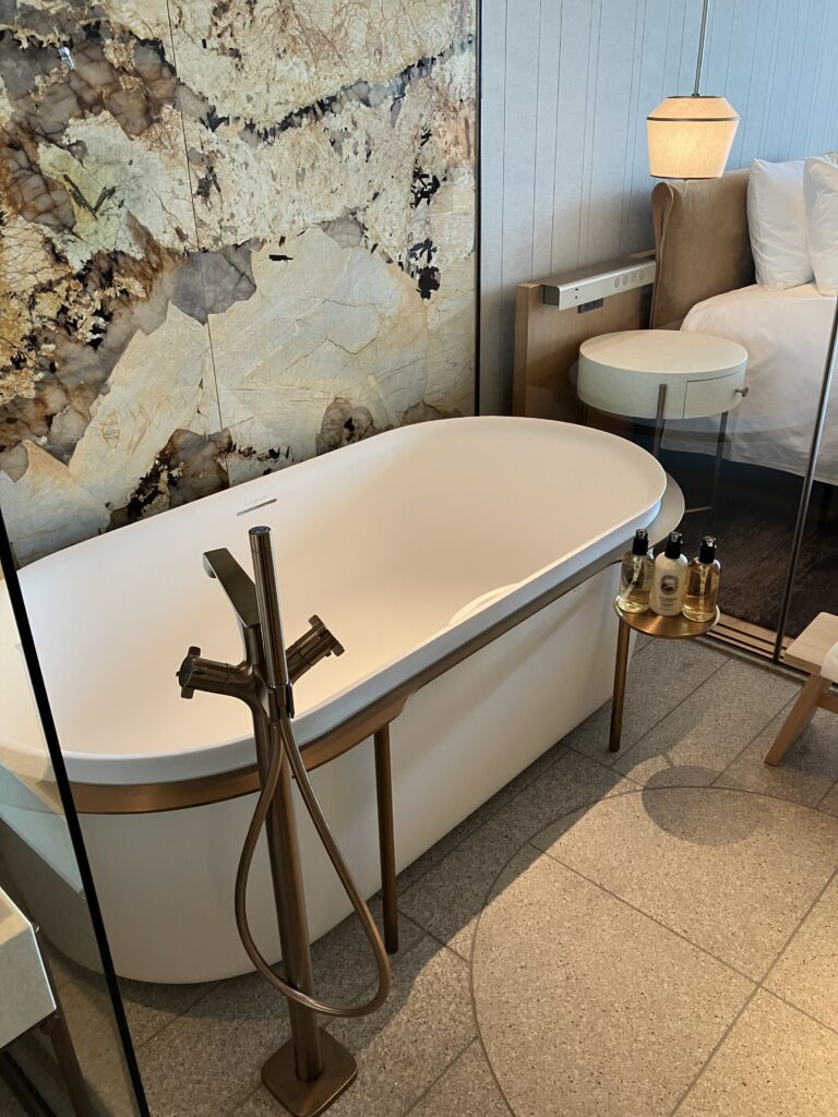 Ritz-Carlton Fukuoka Bathroom Tub