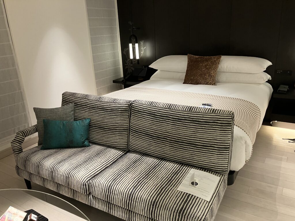 Kimpton Shinjuku Tokyo Premium Room King Bed