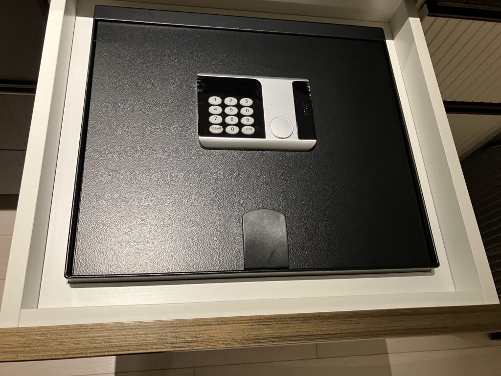 Kimpton Shinjuku Tokyo Premium Room Safe