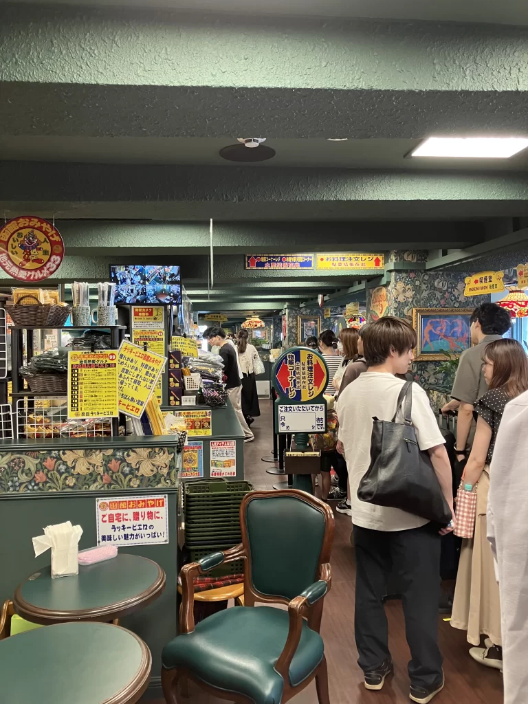 Lucky Pierrot- Unique Burger Chain in Hakodate, Japan 7 Lucky Pierrot Line Queue
