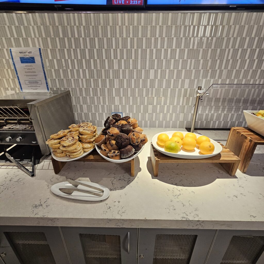 Review: The Club MSY Lounge- Louis Armstrong New Orleans International Airport 11 The Club MSY Breakfast Cookies & Muffins