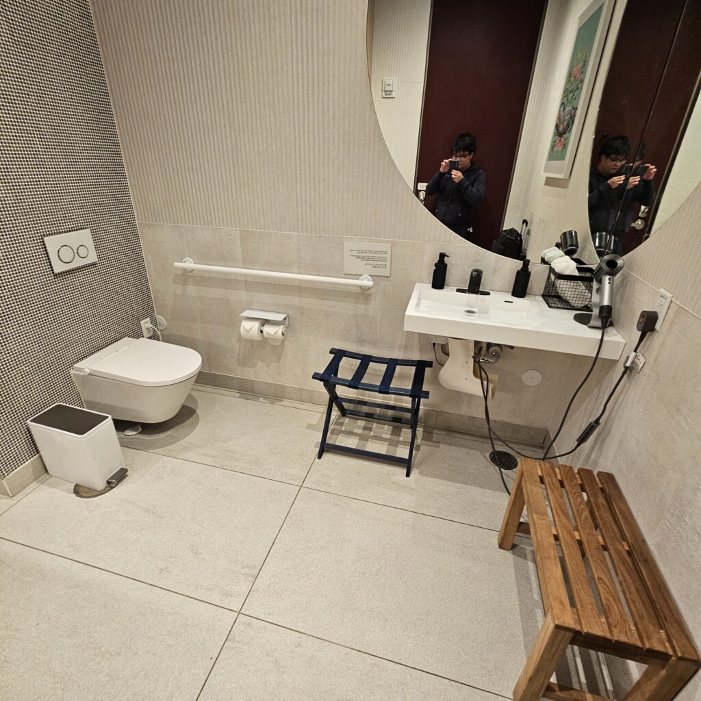 Capital One Lounge DFW Shower Room