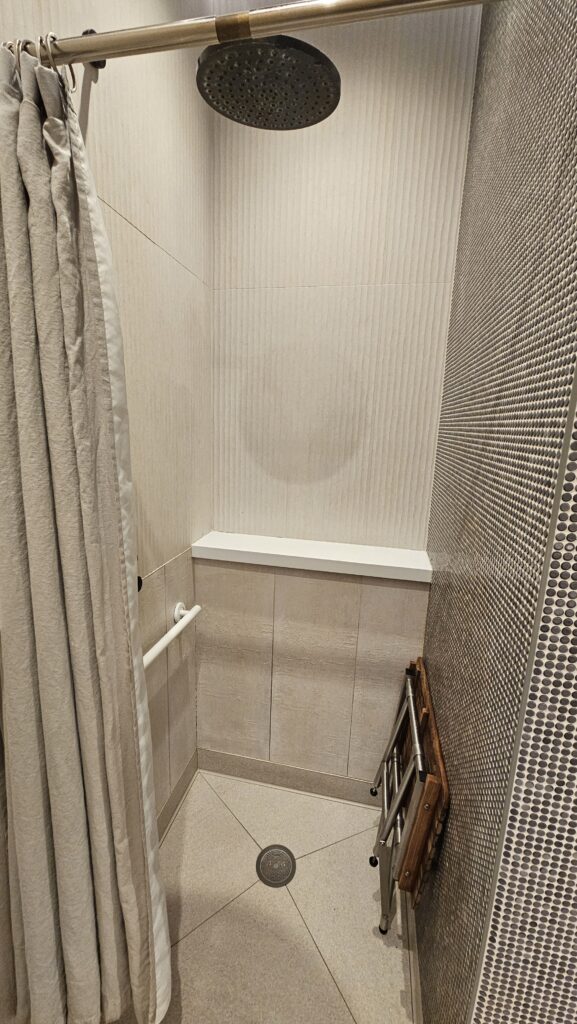 Capital One Lounge DFW Shower