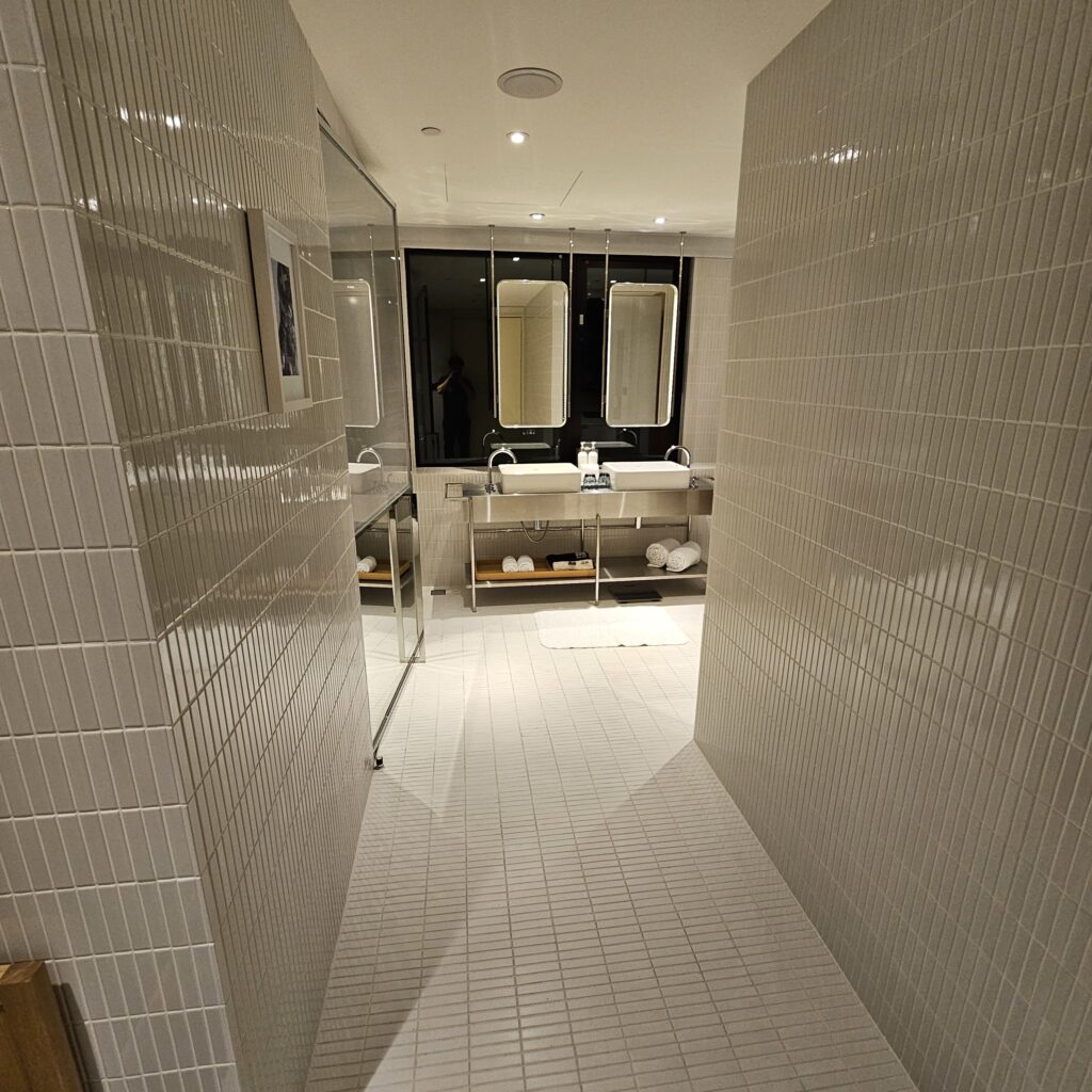 Kimpton Da An Premium Room Entrance