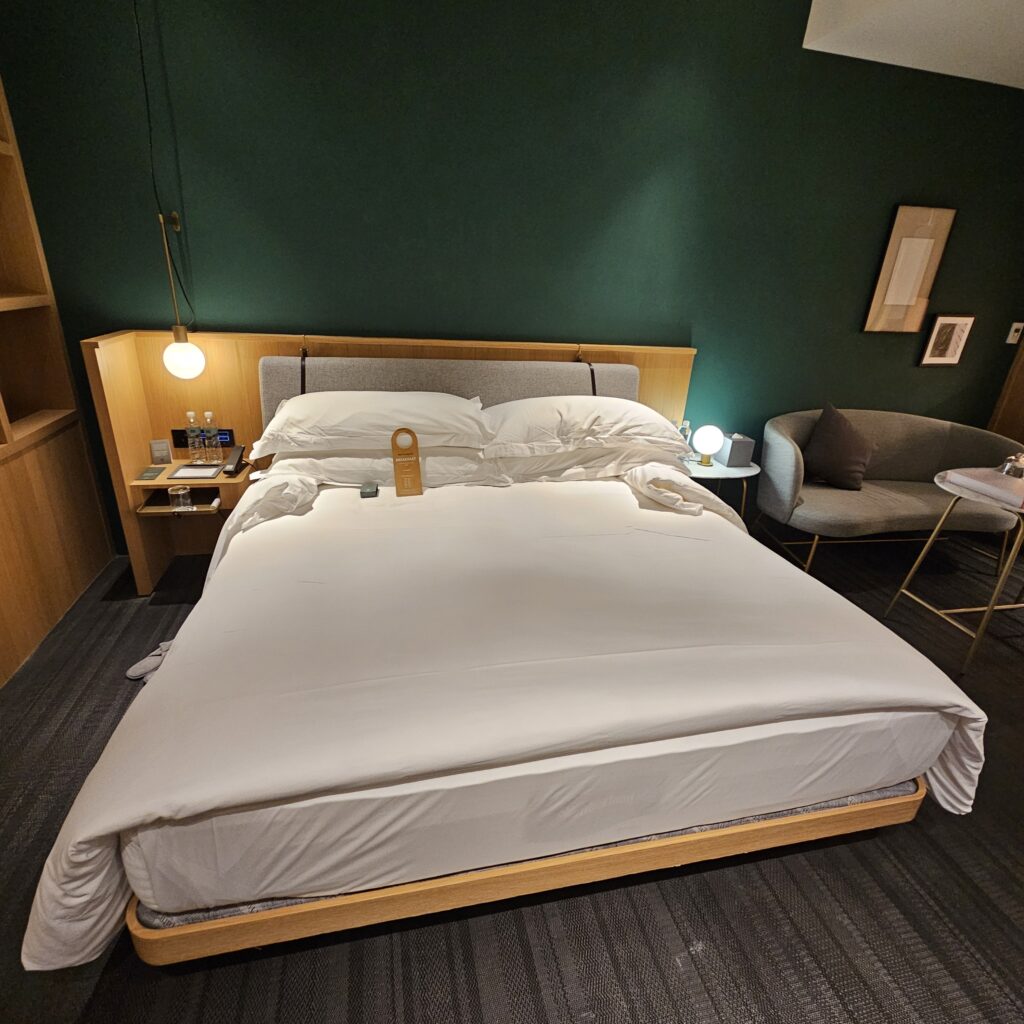 Kimpton Da An King Bed