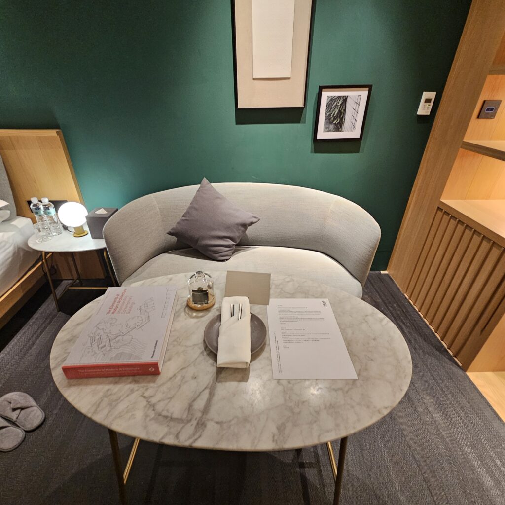 Kimpton Da An Table & Sofa