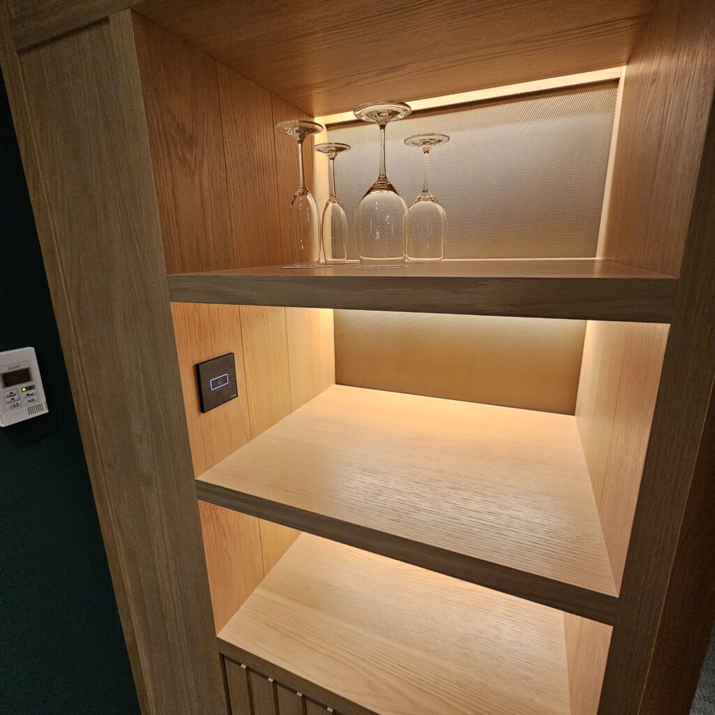 Kimpton Da An Glass Shelf