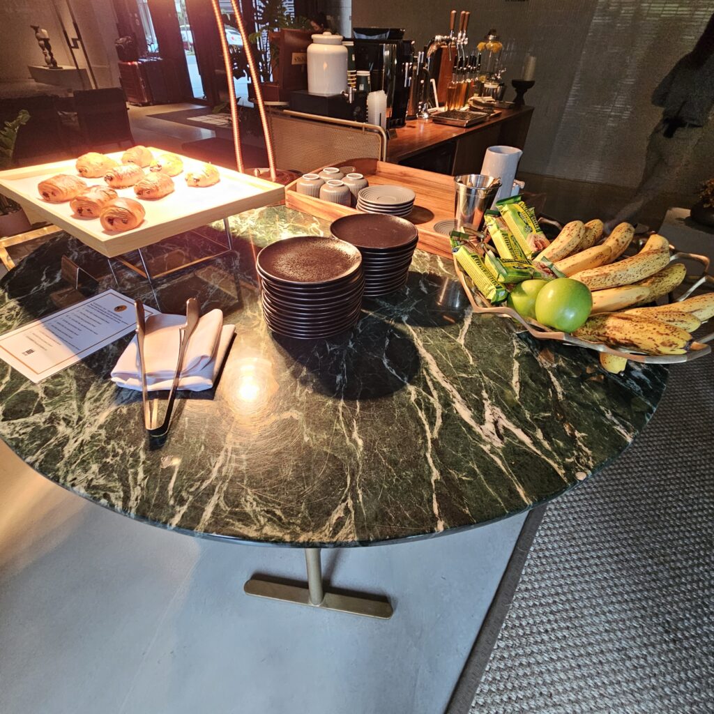 Kimpton Da An Morning Coffee Pastries & Fruits