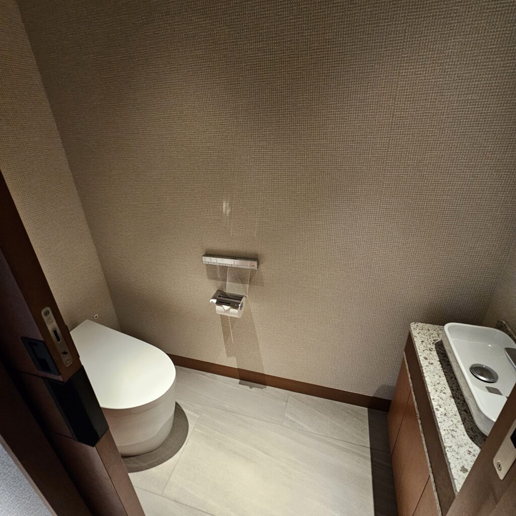 InterContinental Yokohama Pier 8 Classic Room Toilet Room