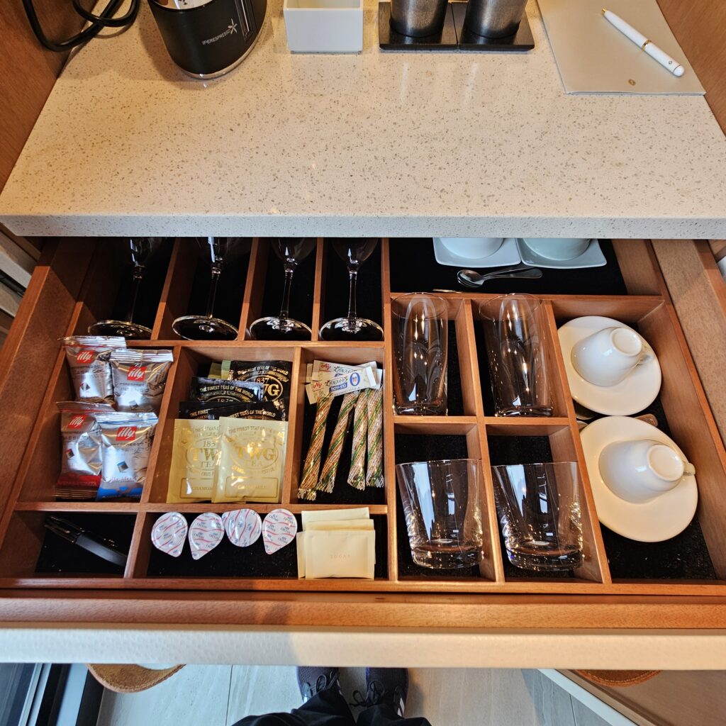 InterContinental Yokohama Pier 8 Glassware, Tea, Coffee